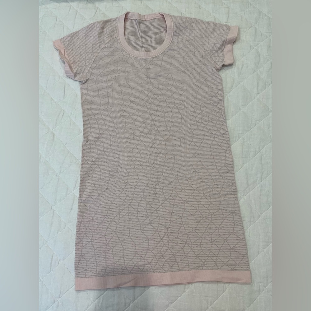 Geometric Patterned Short Sleeve Shirt